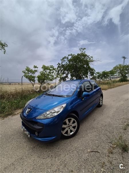 Azul Usado 2007 Peugeot 207 Berlina | 2900 € (Buen precio) - Imagen 1/4