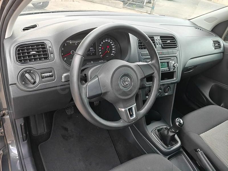 Usado VW Polo Advance 90 CV (66 kW) 2012 Gris / plata Utilitario