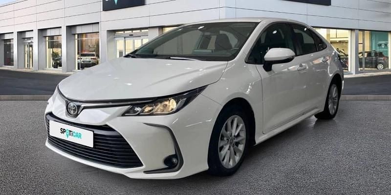 Usado Toyota Corolla Sol 110 CV (80 kW) 2022 Blanco