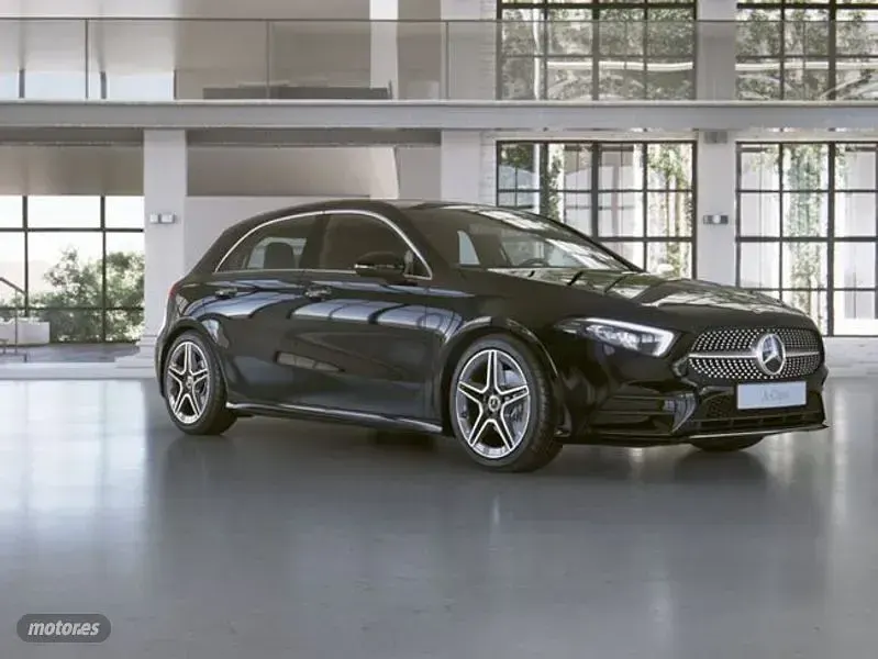 Usado Mercedes A180 136 CV (100 kW) 2022 Negro Berlina