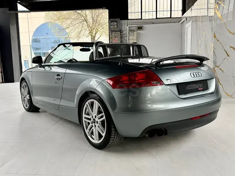 Usado Audi TT Roadster S-Line 200 CV (147 kW) 2008 Gris / plata Descapotable