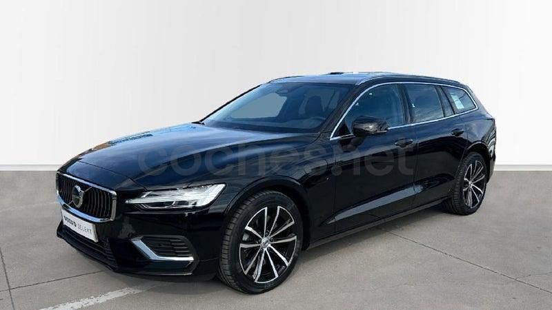 Käytetty Volvo V60 Core 350 HP (257 kW) 2025 Musta Farmari