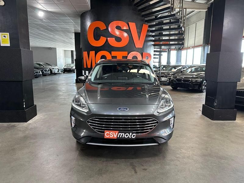 Usado Ford Kuga Titanium 227 CV (166 kW) 2021 Gris SUV