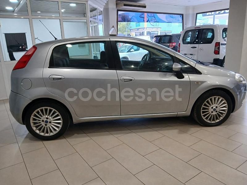 Gris / plata Usado 2008 Fiat Punto Classica Berlina | 3750 € (Precio justo) - Imagen 1/4