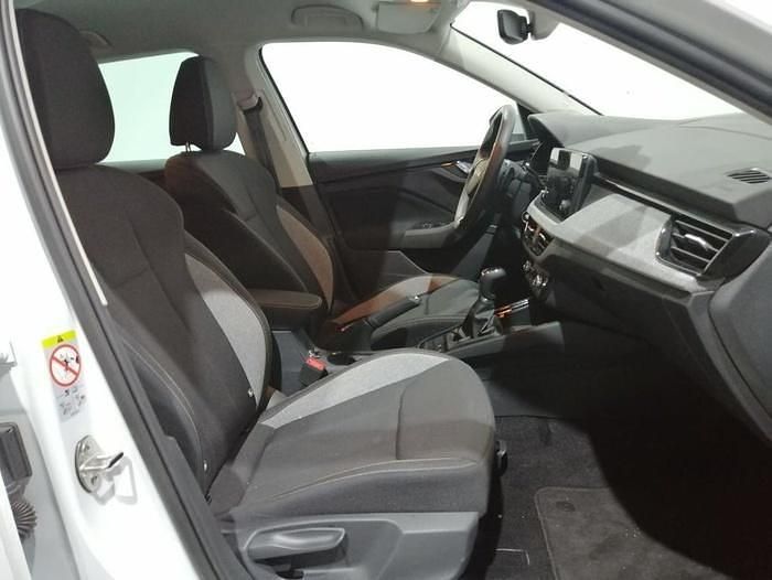 Usado Skoda Kamiq Selection 115 CV (84 kW) 2025 Blanco SUV