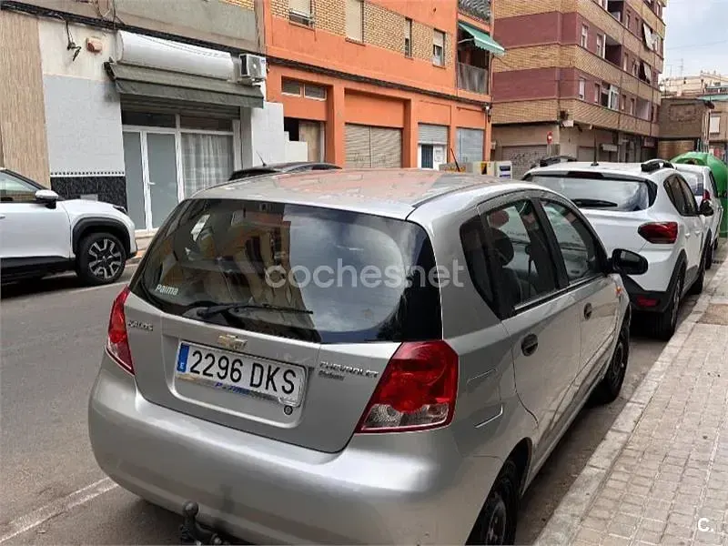 Usado Chevrolet Kalos SE 72 CV (52 kW) 2005 Gris / plata Berlina