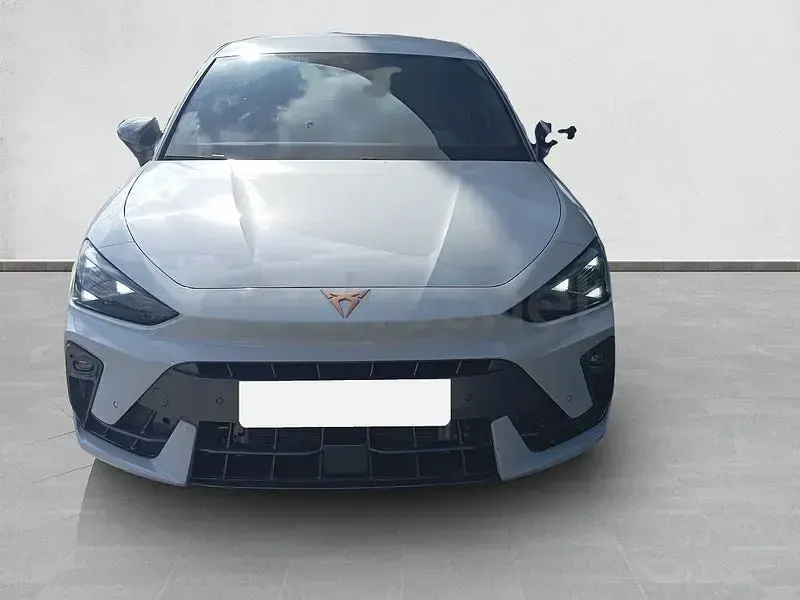 Usado Cupra Leon 204 CV (150 kW) 2025 Blanco Berlina