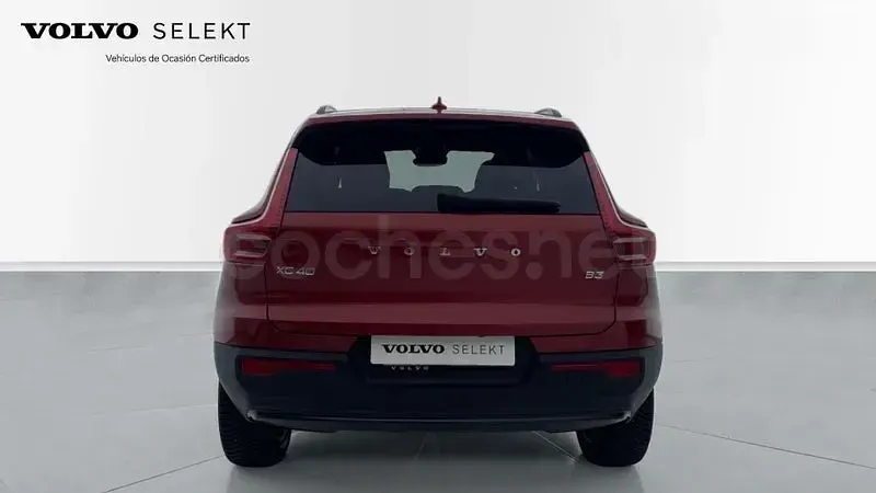 Usado Volvo XC40 Plus 163 CV (119 kW) 2024 Rojo SUV