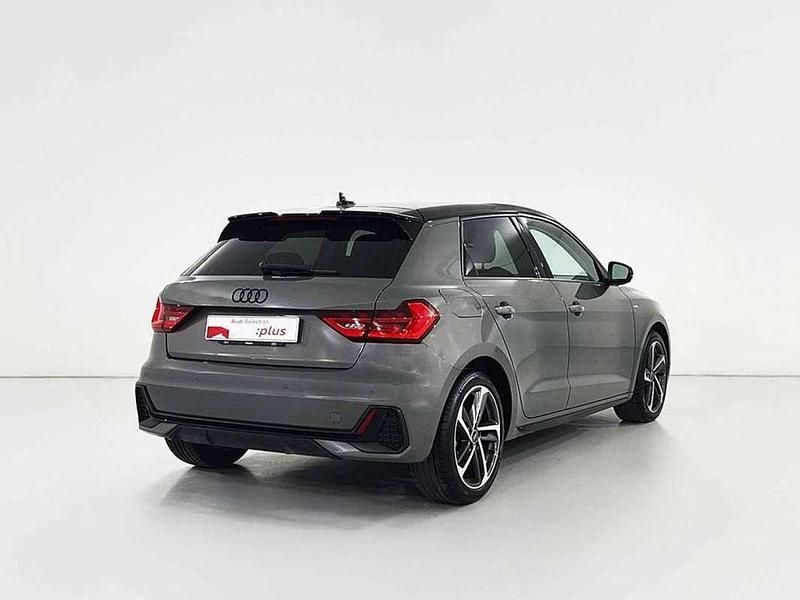 Usado Audi A1 Sportback Black Edition 116 CV (85 kW) 2024 Gris / plata Utilitario