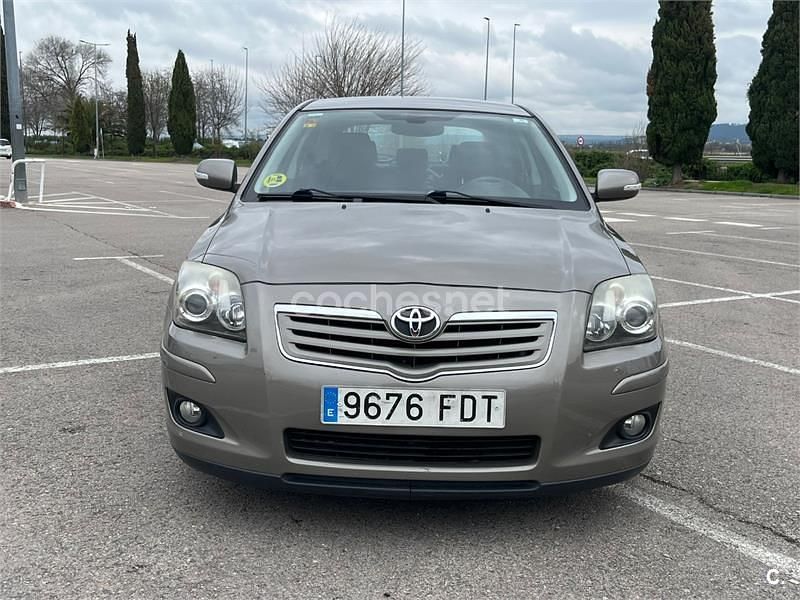 Usado Toyota Avensis Sol 116 CV (85 kW) 2007 Beige Berlina