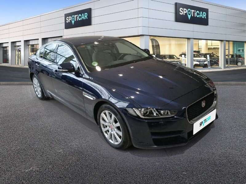Usado Jaguar XE Prestige 179 CV (131 kW) 2018 Azul Berlina