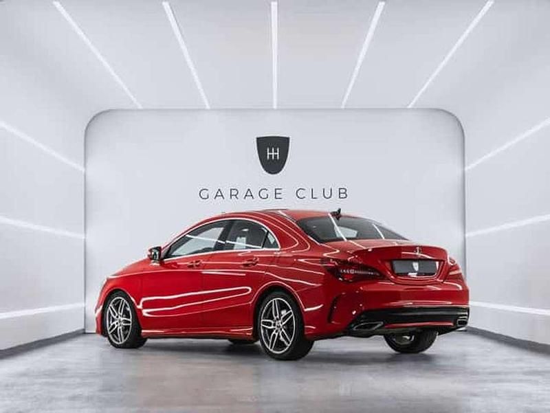 Usado Mercedes CLA180 AMG line 122 CV (89 kW) 2018 Rojo Berlina