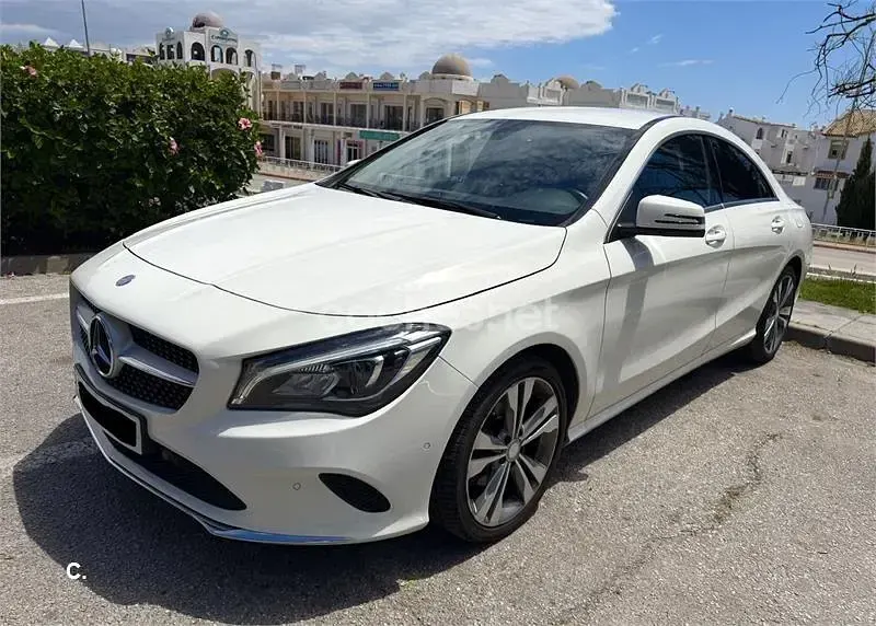 Usado Mercedes CLA200 136 CV (100 kW) 2018 Blanco Berlina