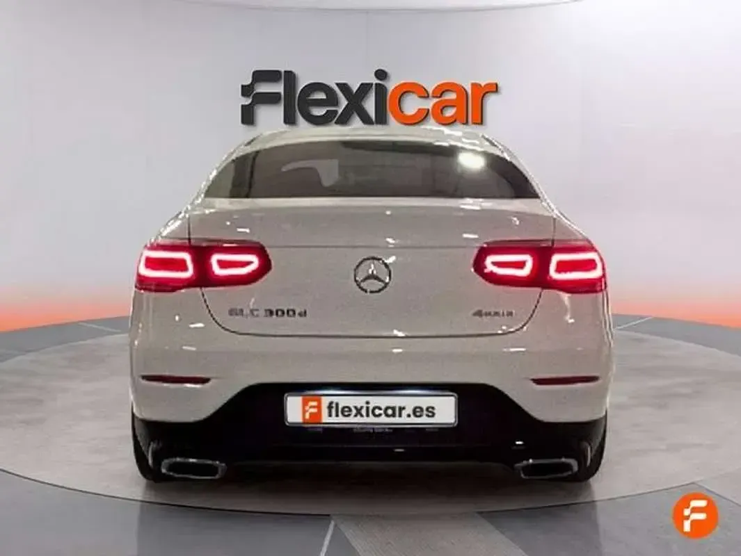 Usado Mercedes GLC300 245 CV (180 kW) 2019 Blanco SUV
