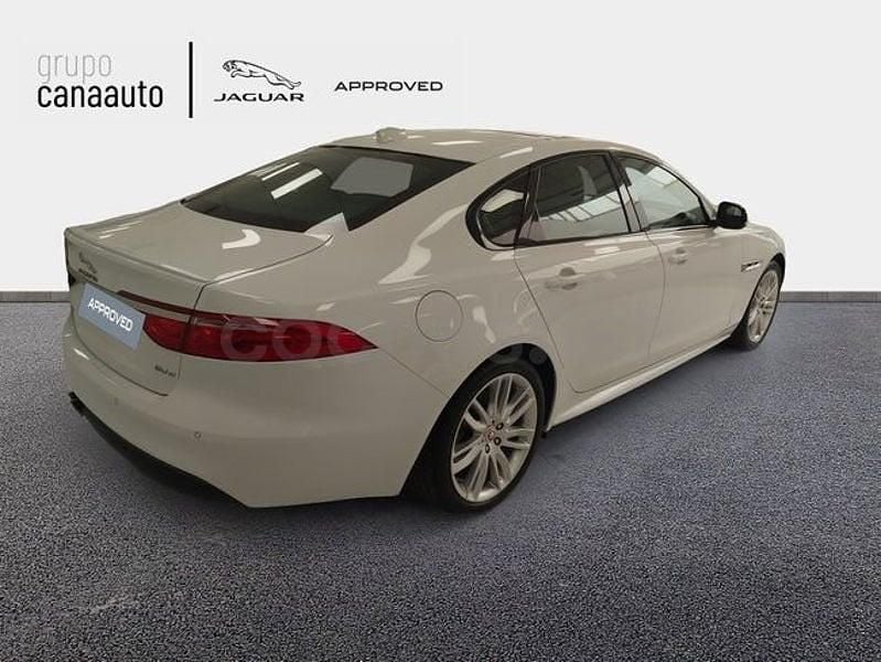 Usado Jaguar XF R-Sport 180 CV (132 kW) 2016 Blanco Berlina