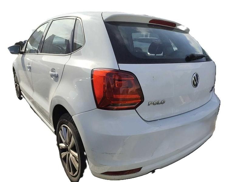 Usado VW Polo Advance 90 CV (66 kW) 2016 Blanco Berlina