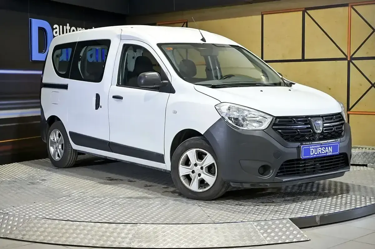 Usado Dacia Dokker Essentiel 95 CV (69 kW) 2021 Blanco Monovolumen