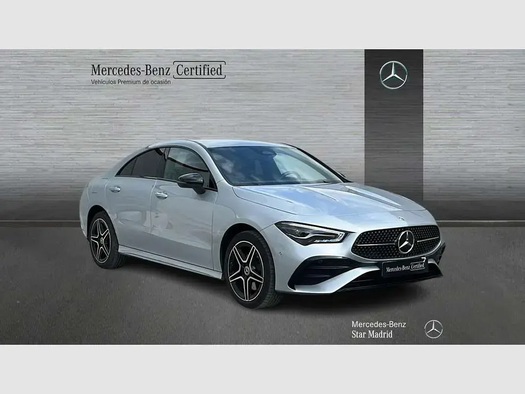 Usado Mercedes CLA250e 218 CV (160 kW) 2025 Plateado Berlina