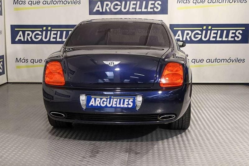 Usado Bentley Continental Flying Spur 560 CV (411 kW) 2005 Azul Berlina