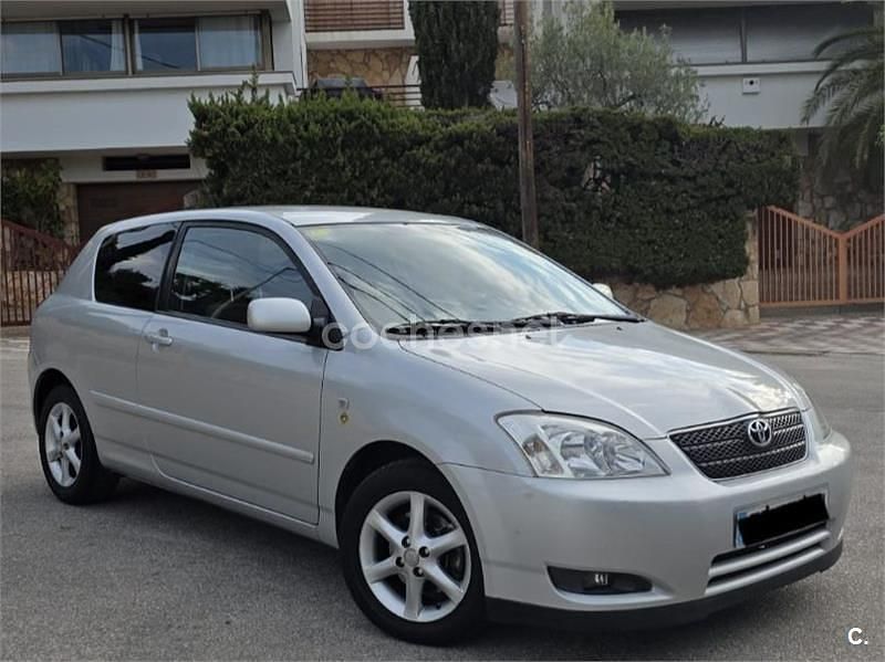 Usado Toyota Corolla Sol 90 CV (66 kW) 2003 Gris / plata Berlina