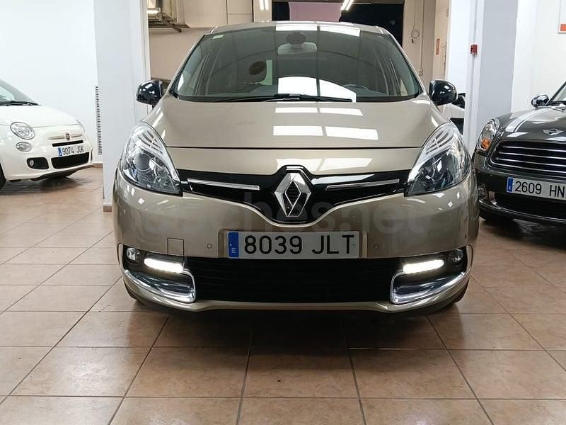 Usado Renault Scénic III Bose Edition 132 CV (97 kW) 2015 Beige Monovolumen