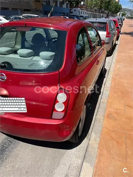 Usado Nissan Micra Tekna 80 CV (58 kW) 2005 Rojo Berlina
