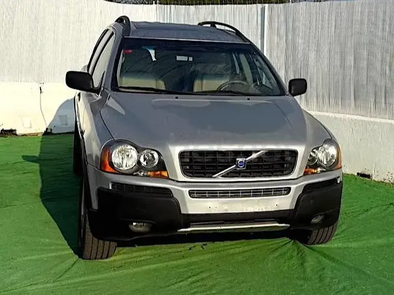 Usado Volvo XC90 Executive 163 CV (119 kW) 2004 Gris / plata SUV