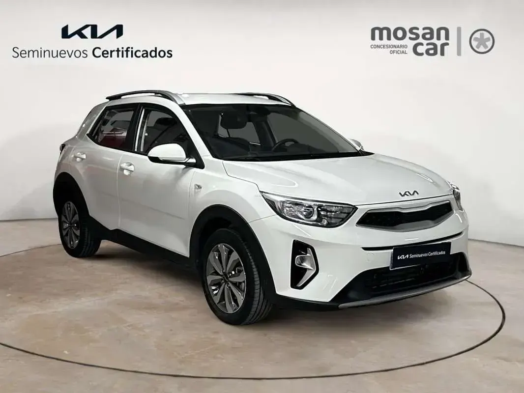 Usado Kia Stonic 101 CV (74 kW) 2025 Blanco SUV