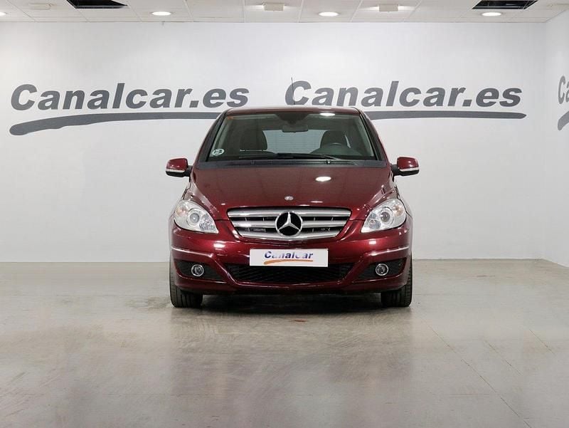 Usado Mercedes B200 140 CV (102 kW) 2009 Granate Monovolumen