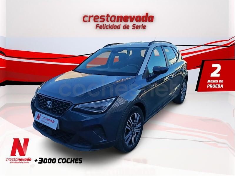 Usado Seat Arona Style 110 CV (80 kW) 2022 Gris / plata SUV