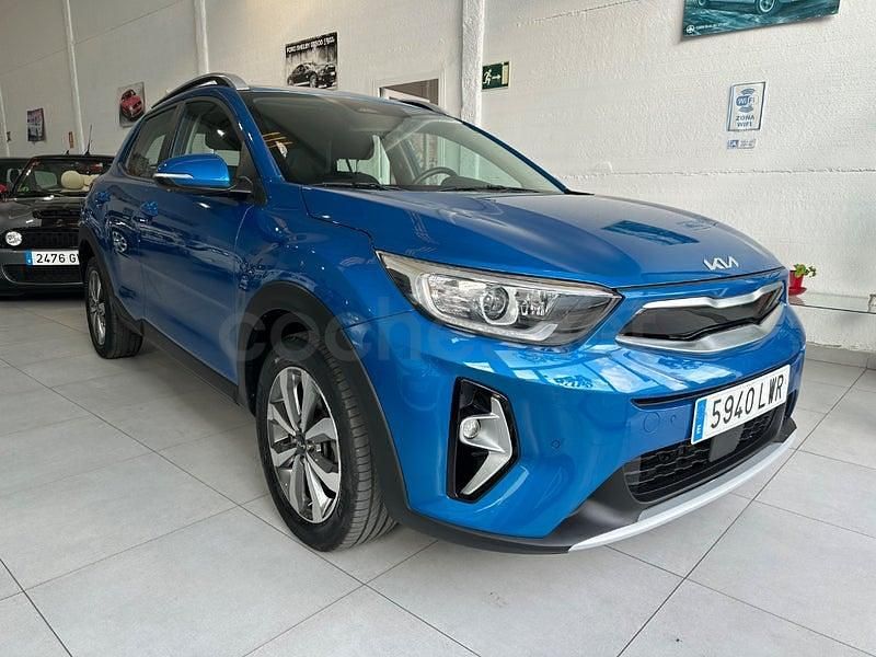 Usado Kia Stonic 84 CV (61 kW) 2022 Azul SUV