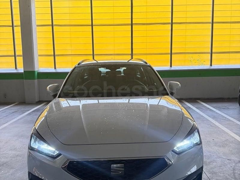 Usado Seat Leon Style 115 CV (84 kW) 2021 Blanco Familiar