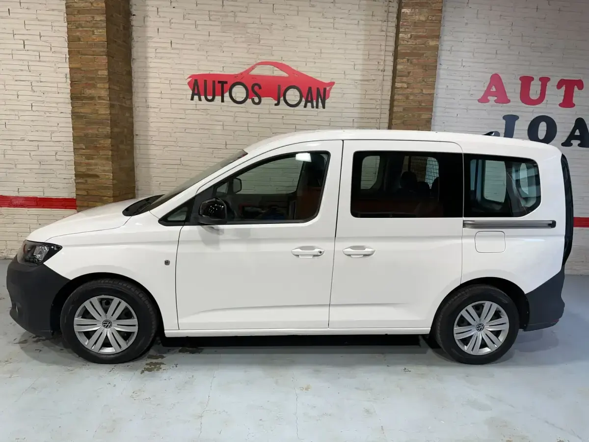 Usado VW Caddy 122 CV (89 kW) 2022 Blanco Monovolumen