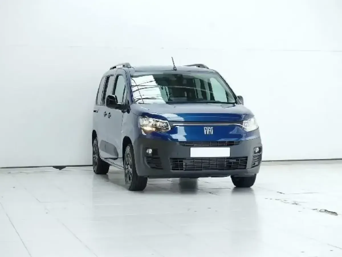 Usado Fiat e-Doblò Launch Edition 100 kW (136 CV) 2022 Azul Monovolumen