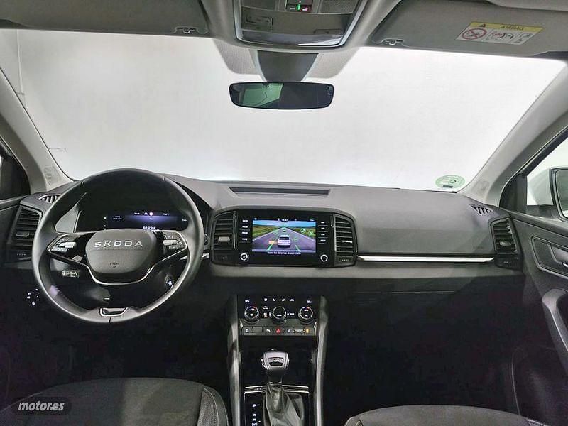 Usado Skoda Karoq Selection 150 CV (110 kW) 2025 Blanco SUV