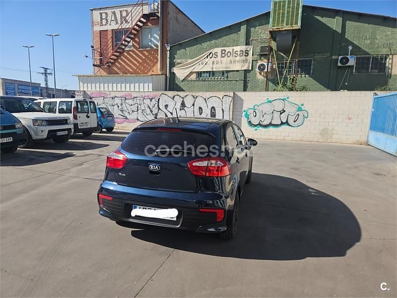 Usado Kia Rio 84 CV (61 kW) 2016 Azul Utilitario
