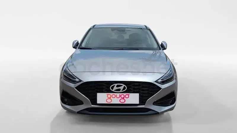 Nuevo Hyundai i30 100 CV (73 kW) 2026 Gris / plata Berlina