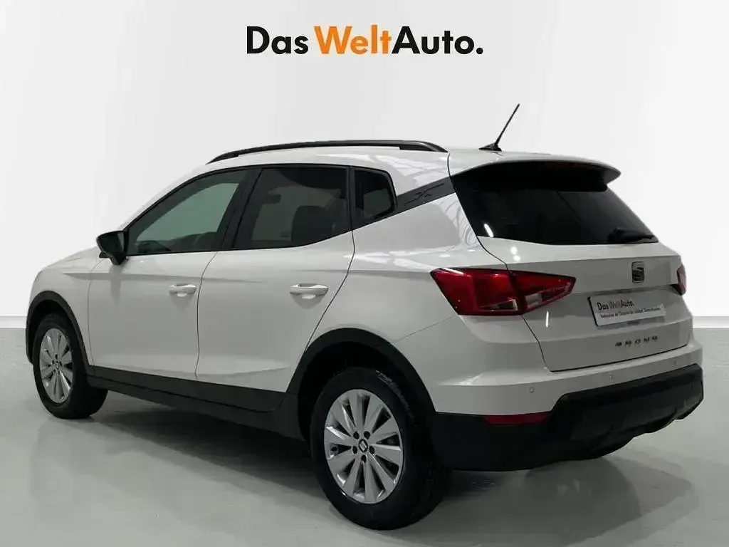 Usado Seat Arona Style 110 CV (80 kW) 2021 Blanco SUV