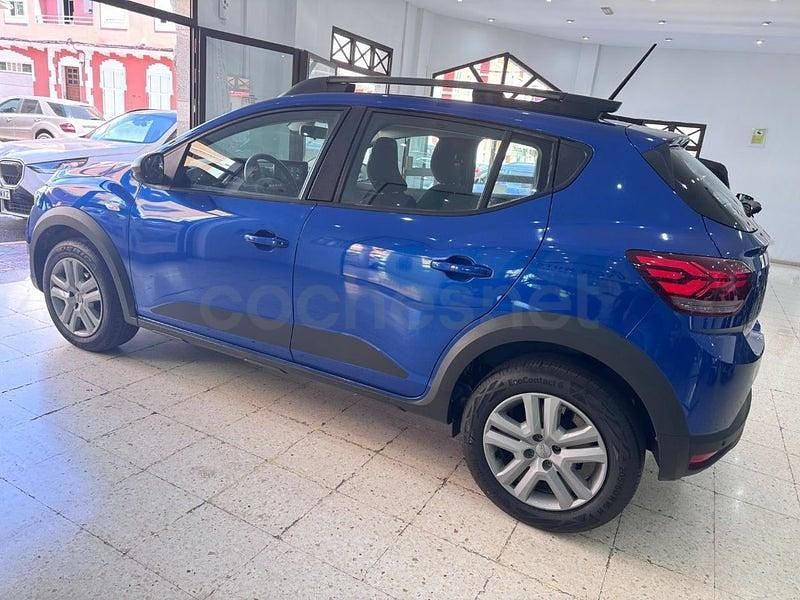 Usado Dacia Sandero Essentiel 91 CV (66 kW) 2023 Azul Berlina