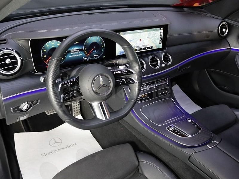 Usado Mercedes E300 320 CV (235 kW) 2022 Negro Familiar