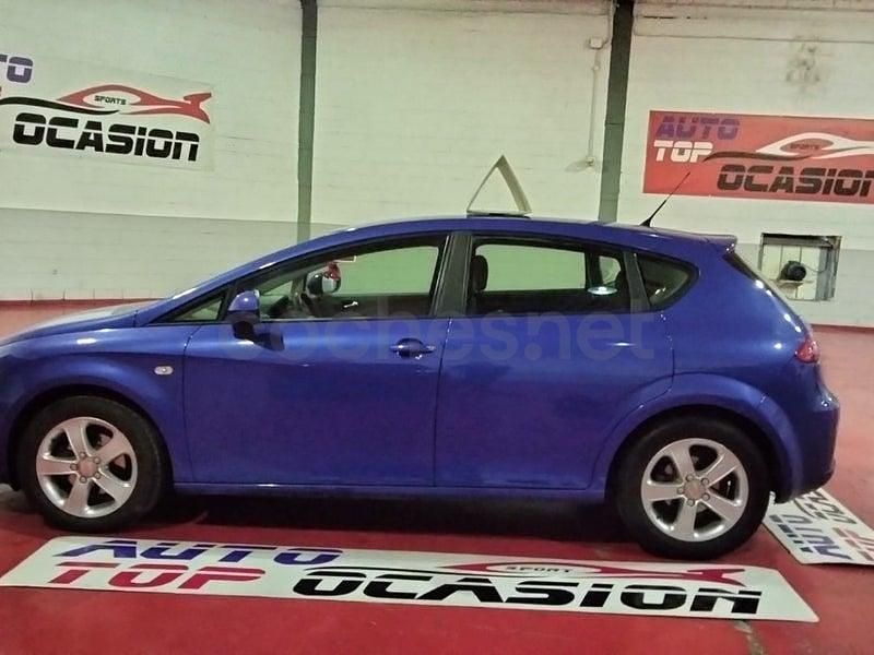 Usado Seat Leon 90 CV (66 kW) 2010 Azul Utilitario