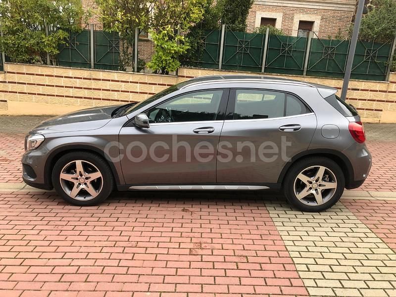 Usado Mercedes GLA200 AMG line 136 CV (100 kW) 2017 Beige SUV