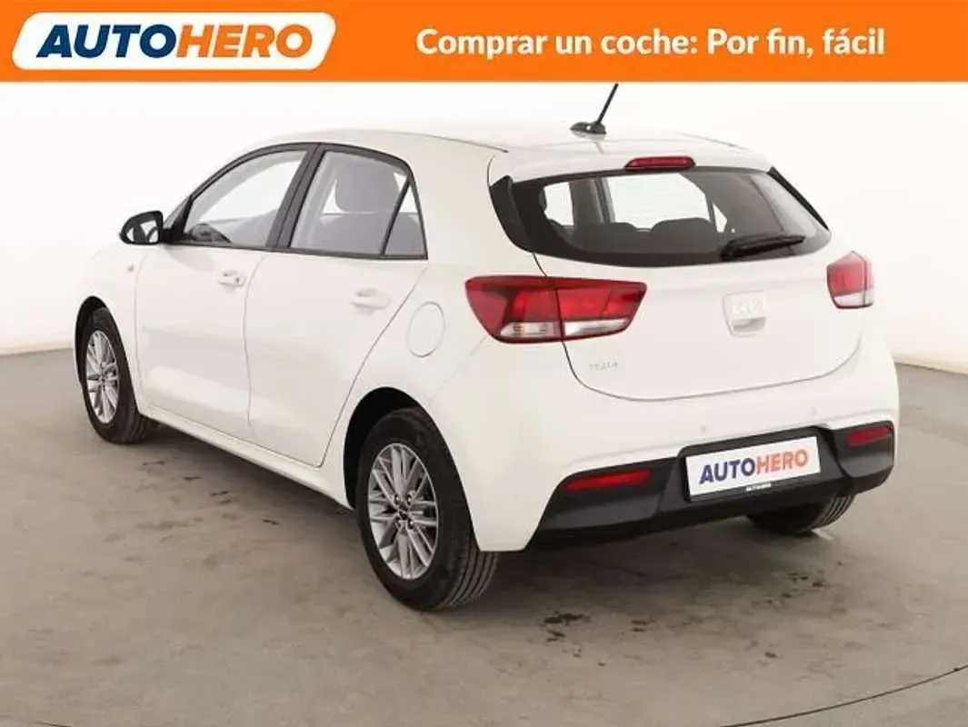 Usado Kia Rio 86 CV (63 kW) 2023 Blanco Utilitario