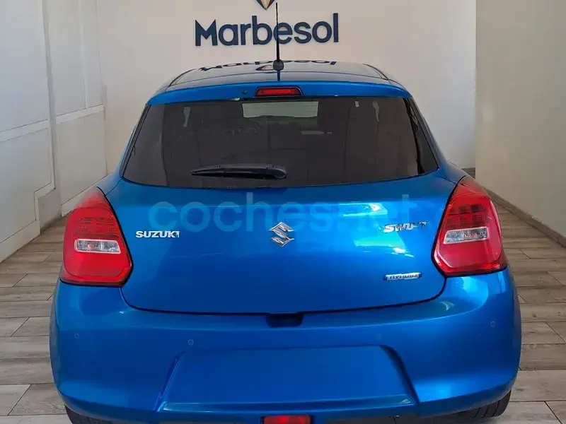 Usado Suzuki Swift 83 CV (61 kW) 2021 Azul Utilitario