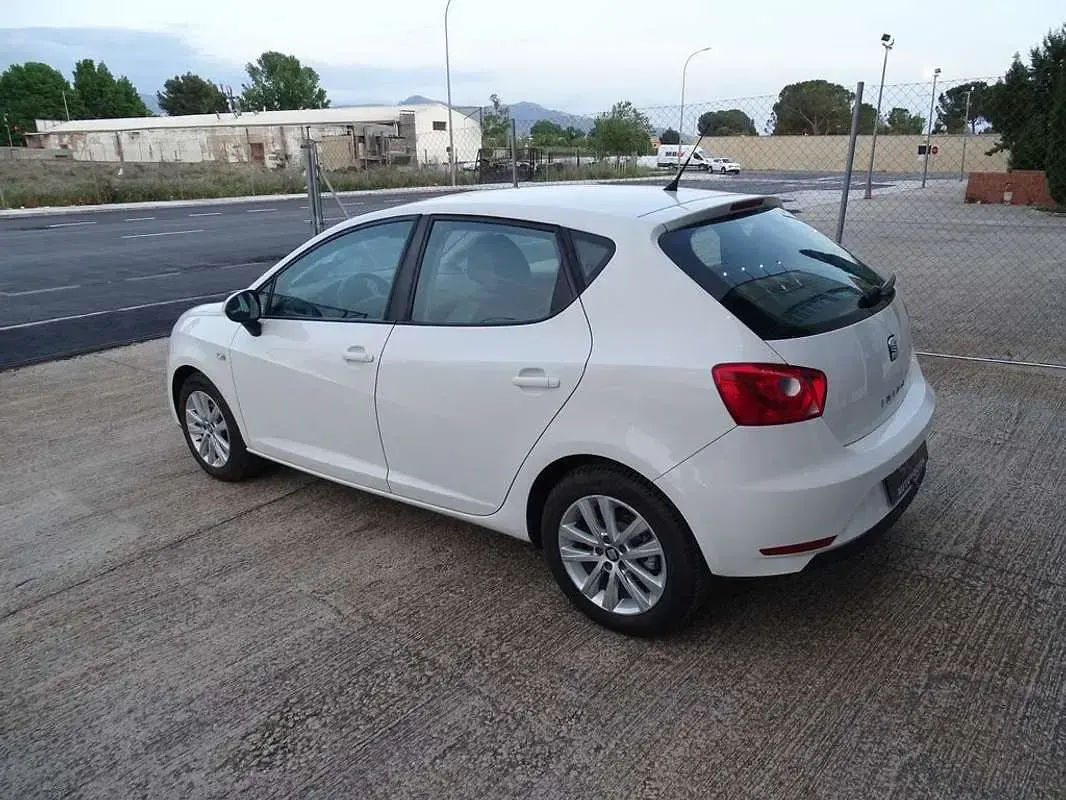 Käytetty Seat Ibiza Sport 90 HP (66 kW) 2010 Valkoinen Viistoperä