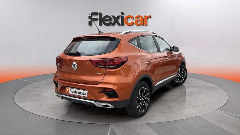 Usado MG ZS Luxury 106 CV (77 kW) 2024 Naranja SUV