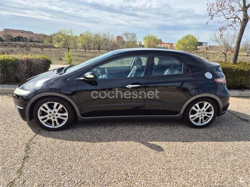 Usado Honda Civic Executive 140 CV (102 kW) 2009 Negro Berlina
