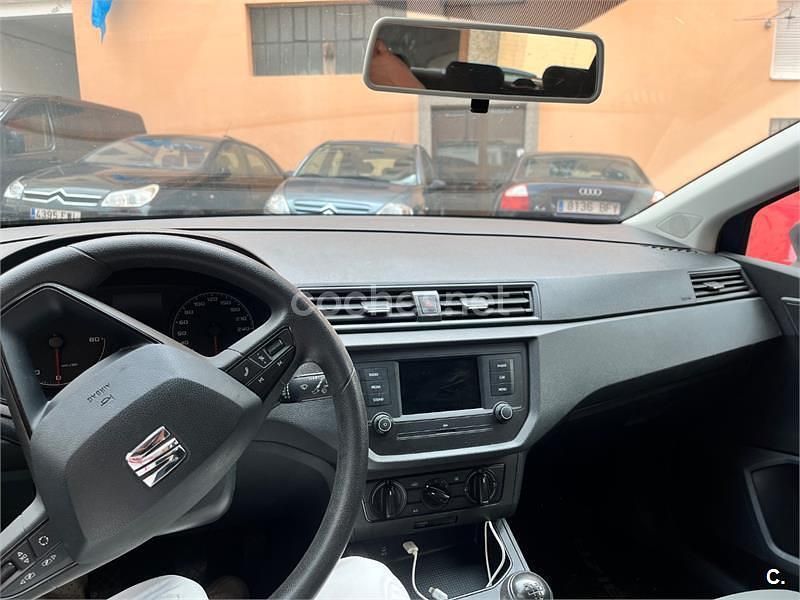 Usado Seat Ibiza Reference 75 CV (55 kW) 2018 Azul Utilitario