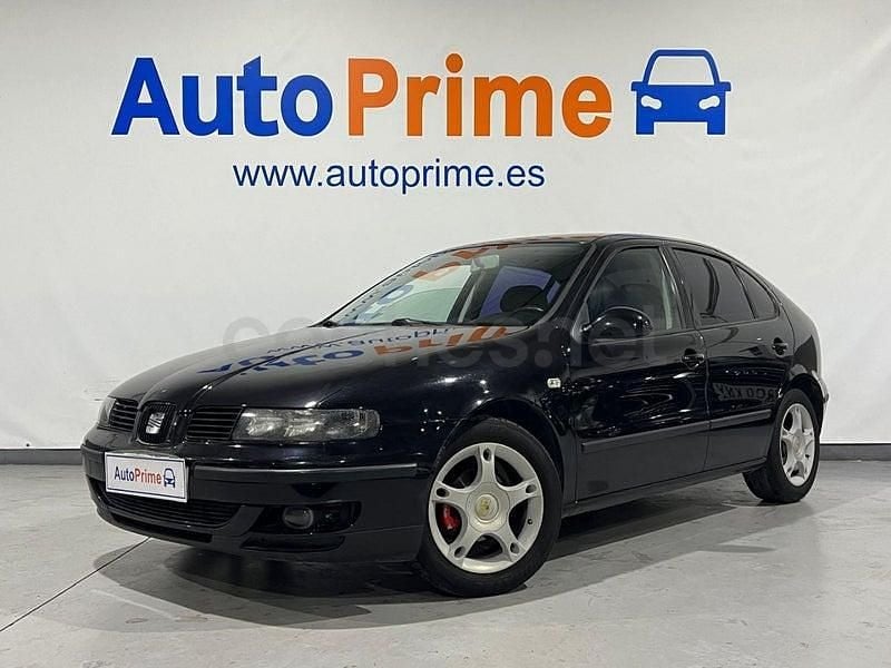 Usado Seat Leon Sport 105 CV (77 kW) 2003 Negro Utilitario