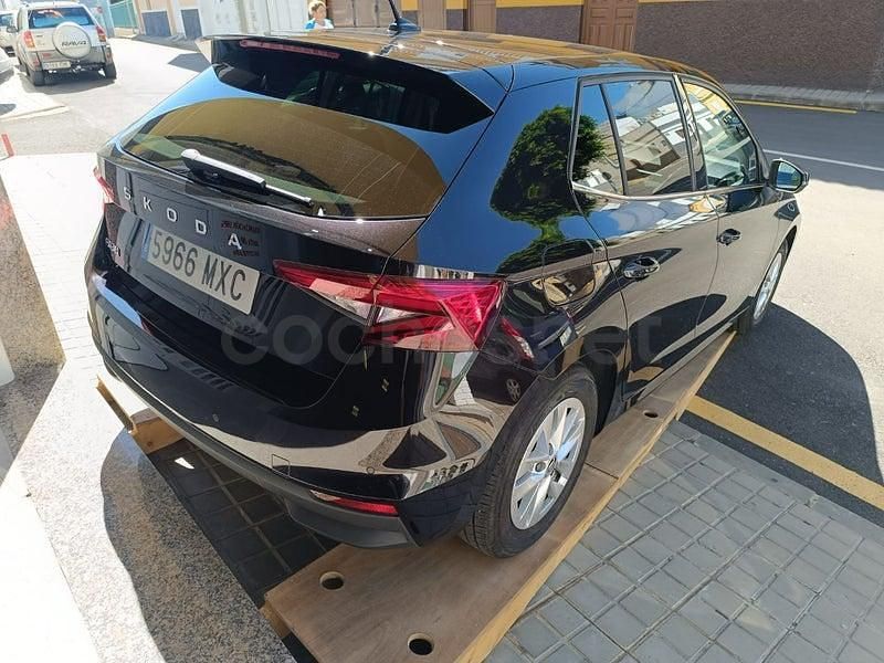 Usado Skoda Fabia Selection 95 CV (69 kW) 2024 Negro Utilitario